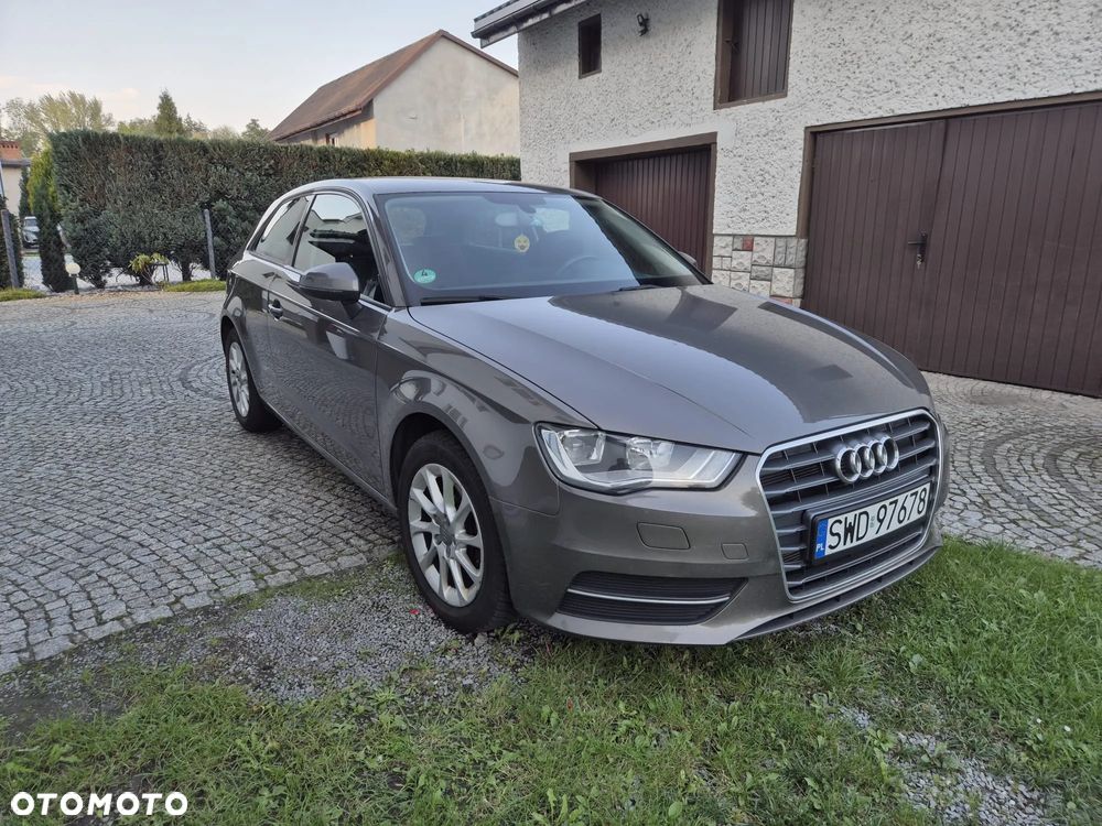 Audi A3 1.6 TDI Attraction - 4
