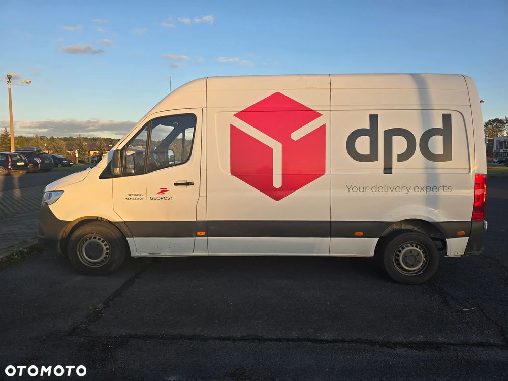 Mercedes-Benz Sprinter - 2