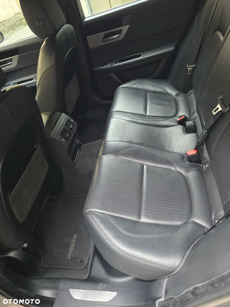 Jaguar XF 2.0 i4D Portfolio - 7