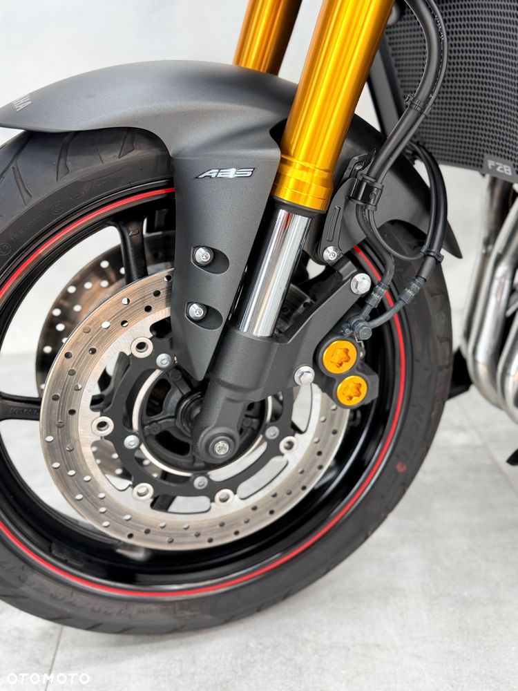 Yamaha FZ8 - 11
