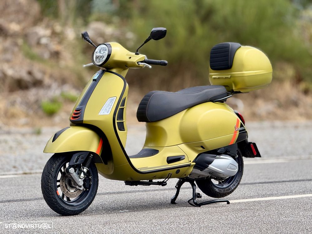 Vespa GTS Super Matt Ambizioso Green - 2