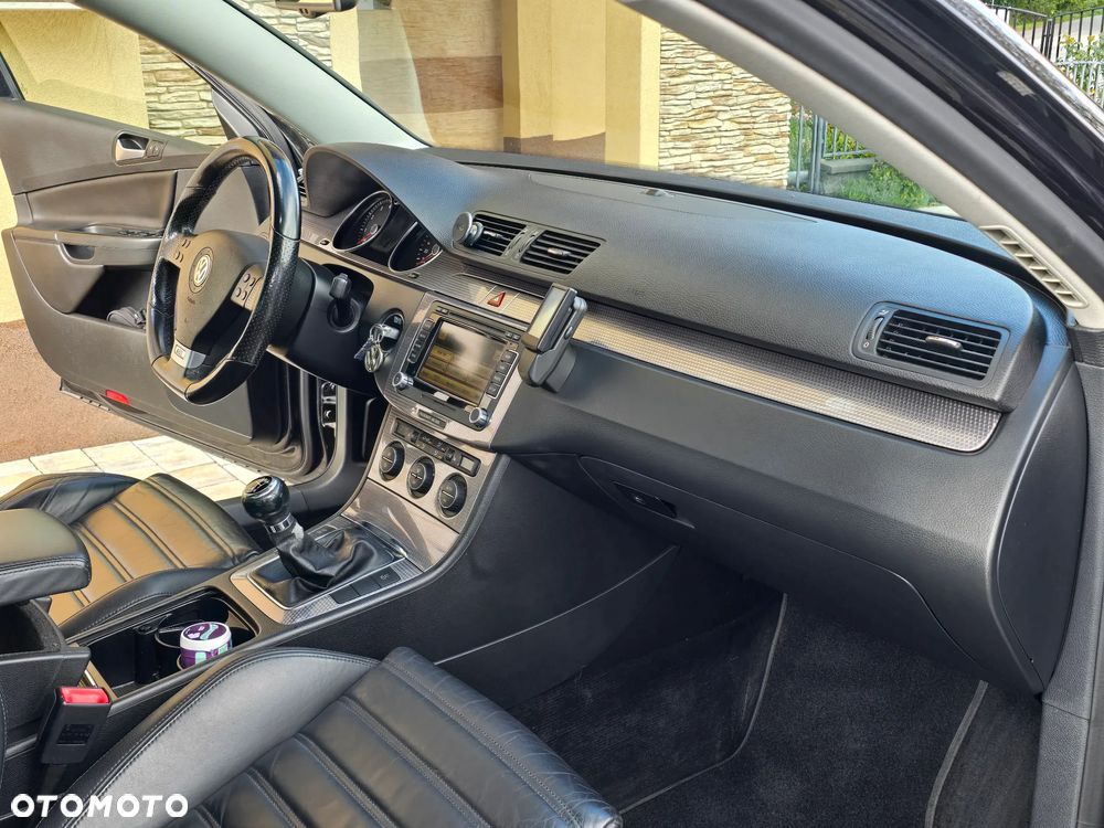 Volkswagen Passat Variant 2.0 TSI R-Line Edition Plus - 17