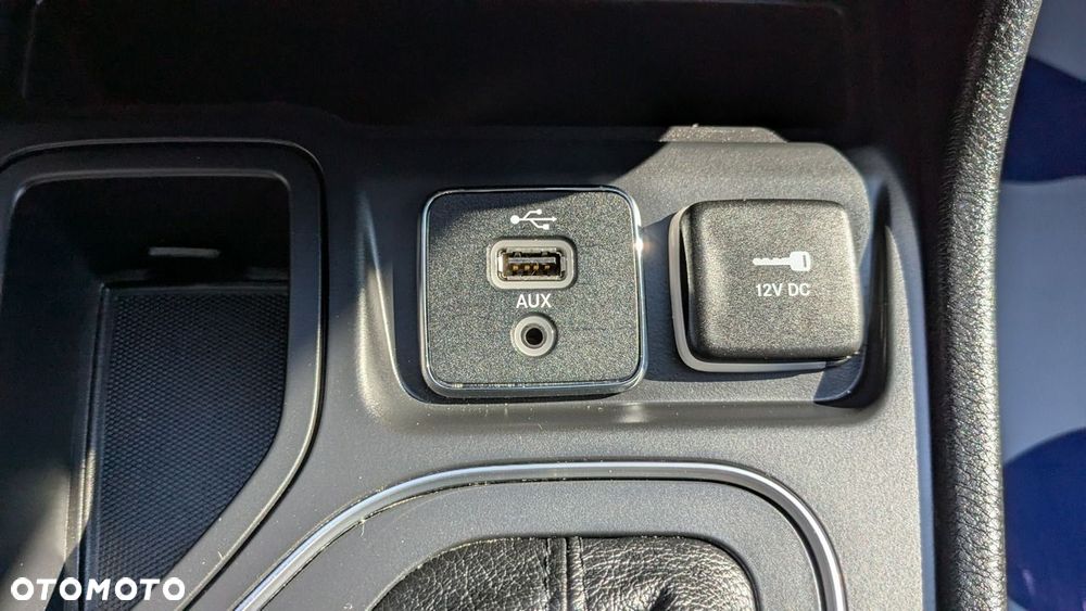 Jeep Cherokee - 32