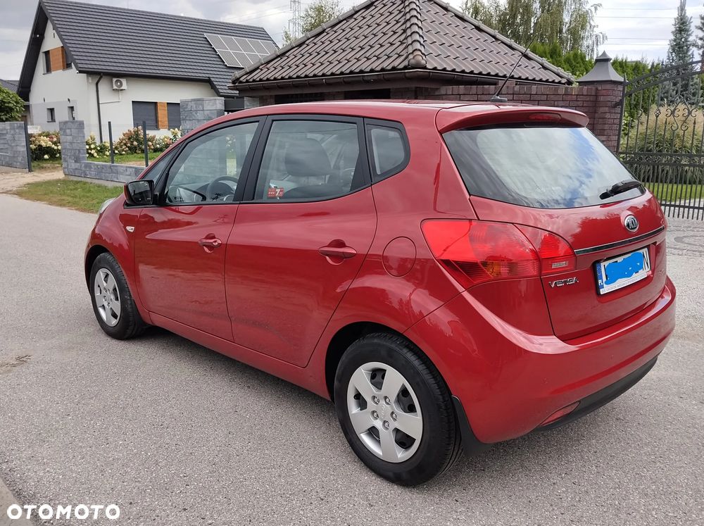 Kia Venga - 5