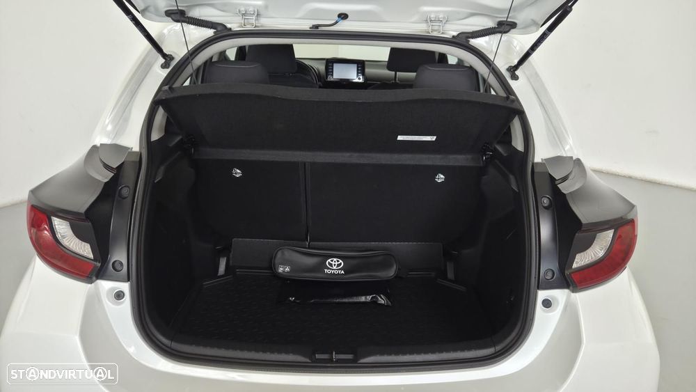 Toyota Yaris 1.5 HSD Comfort+P.Style - 19