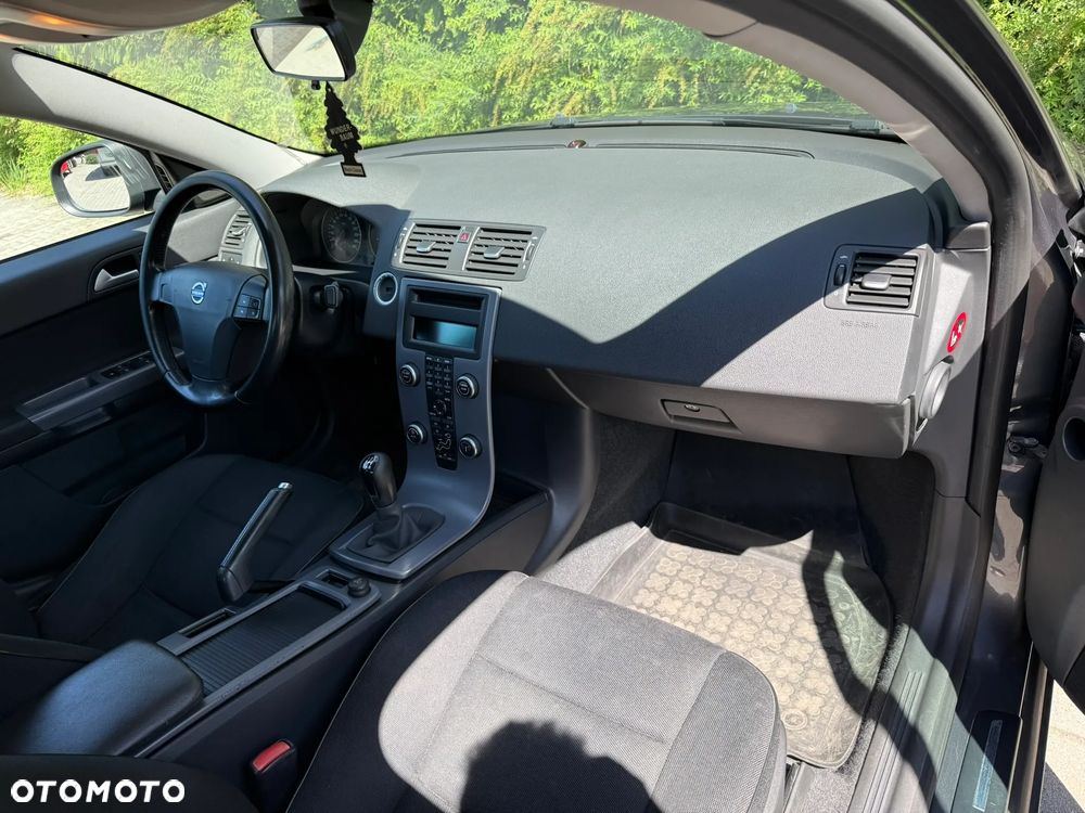 Volvo S40 2.0 - 13