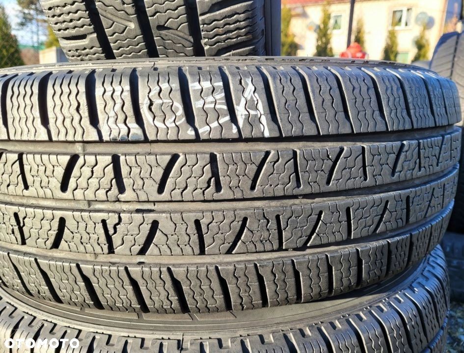 4x Pirelli Carrier Winter 215/60R17C 109/107T Z63A - 5