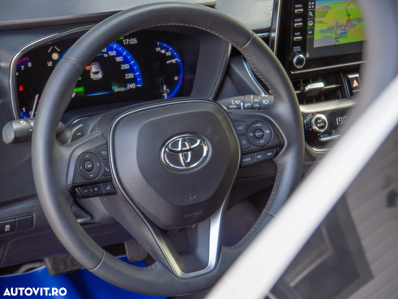 Toyota Corolla 2.0 HSD Exclusive Plus Bi-tone - 9