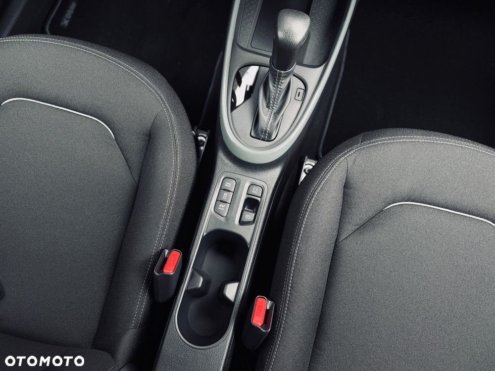 Toyota Aygo X Hybrid 1.5 Style e-CVT - 22