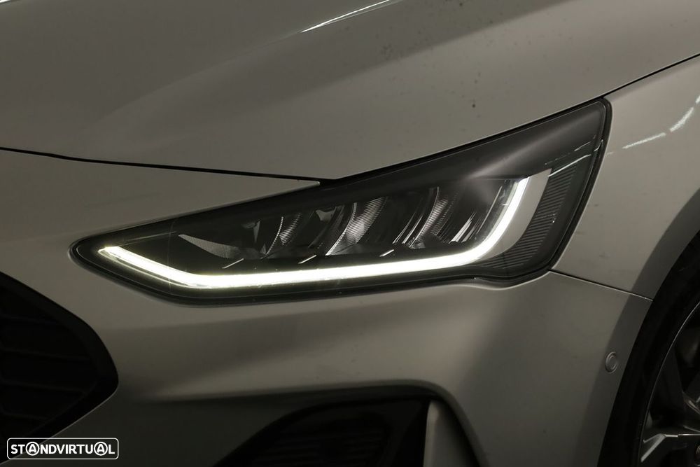 Ford Focus 1.0 EcoBoost MHEV ST-Line X - 6