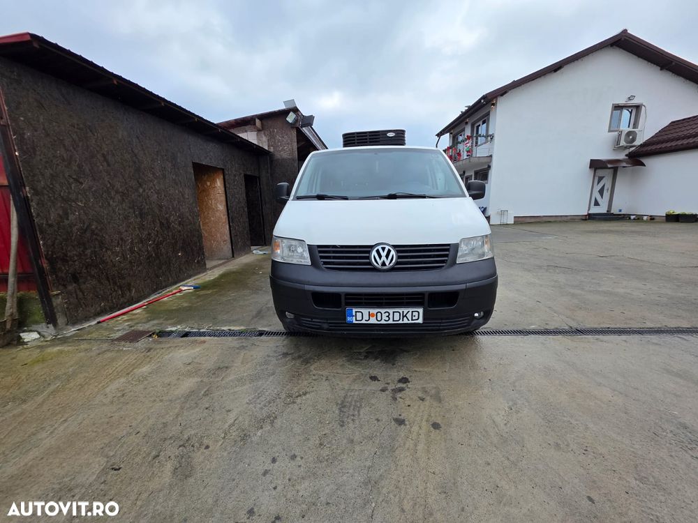 Volkswagen Transporter - 1