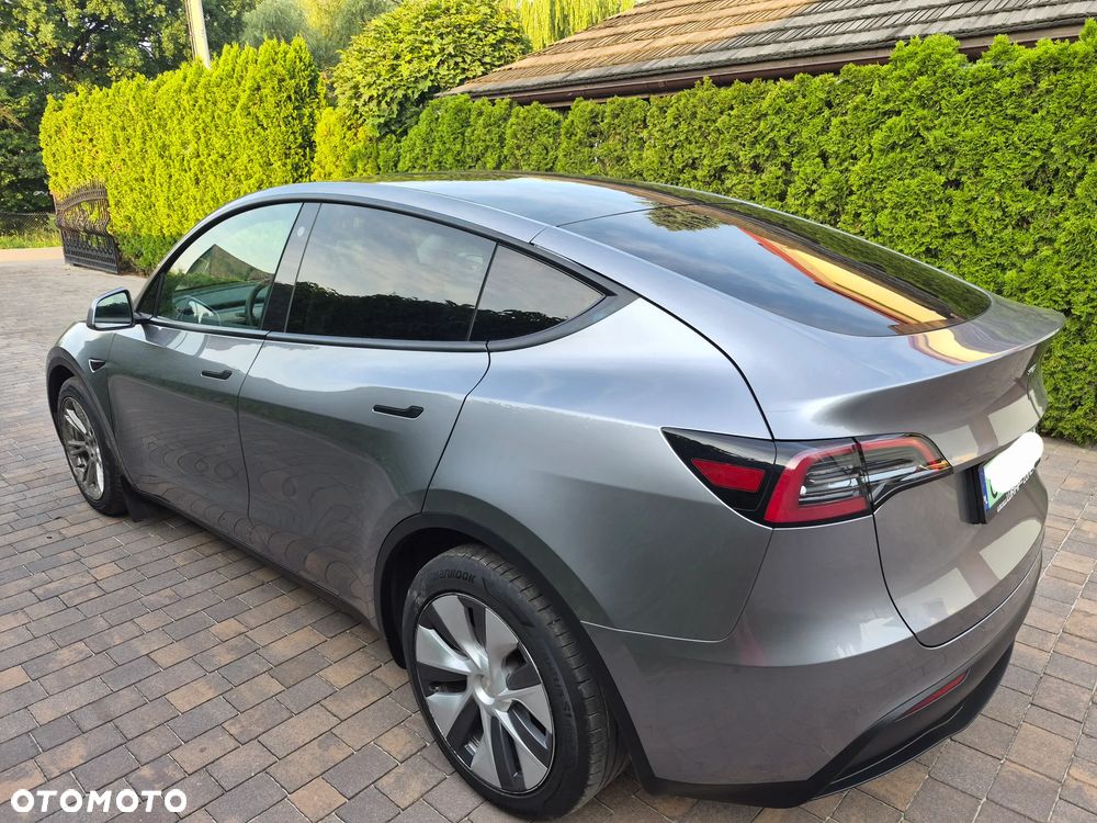 Tesla Model Y Long Range Dual Motor AWD - 6