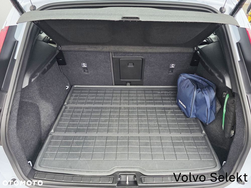 Volvo XC 40 - 18