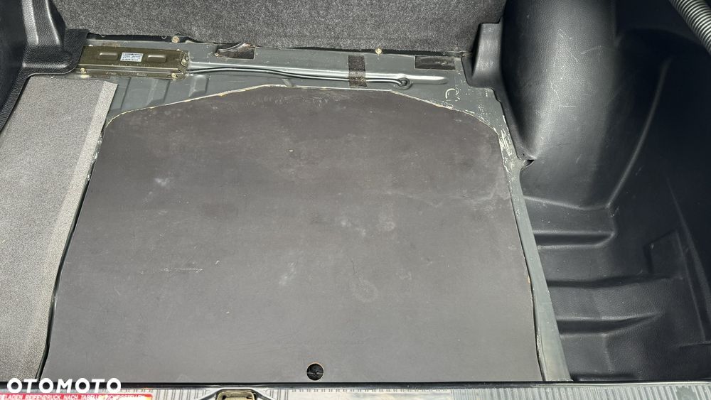 Mercedes-Benz W123 - 39