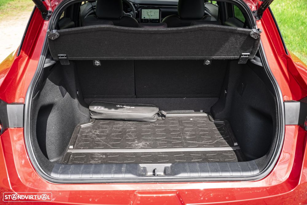 Lexus LBX Emotion - 32