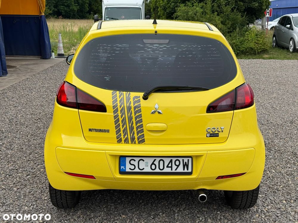 Mitsubishi Colt - 10