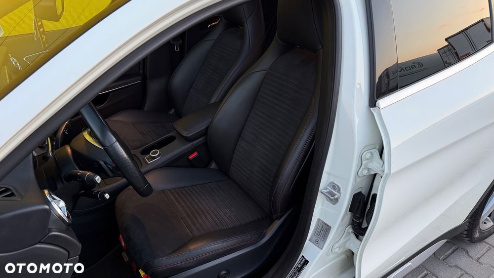 Mercedes-Benz GLA 250 4-Matic - 5
