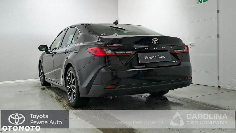 Toyota Camry - 3