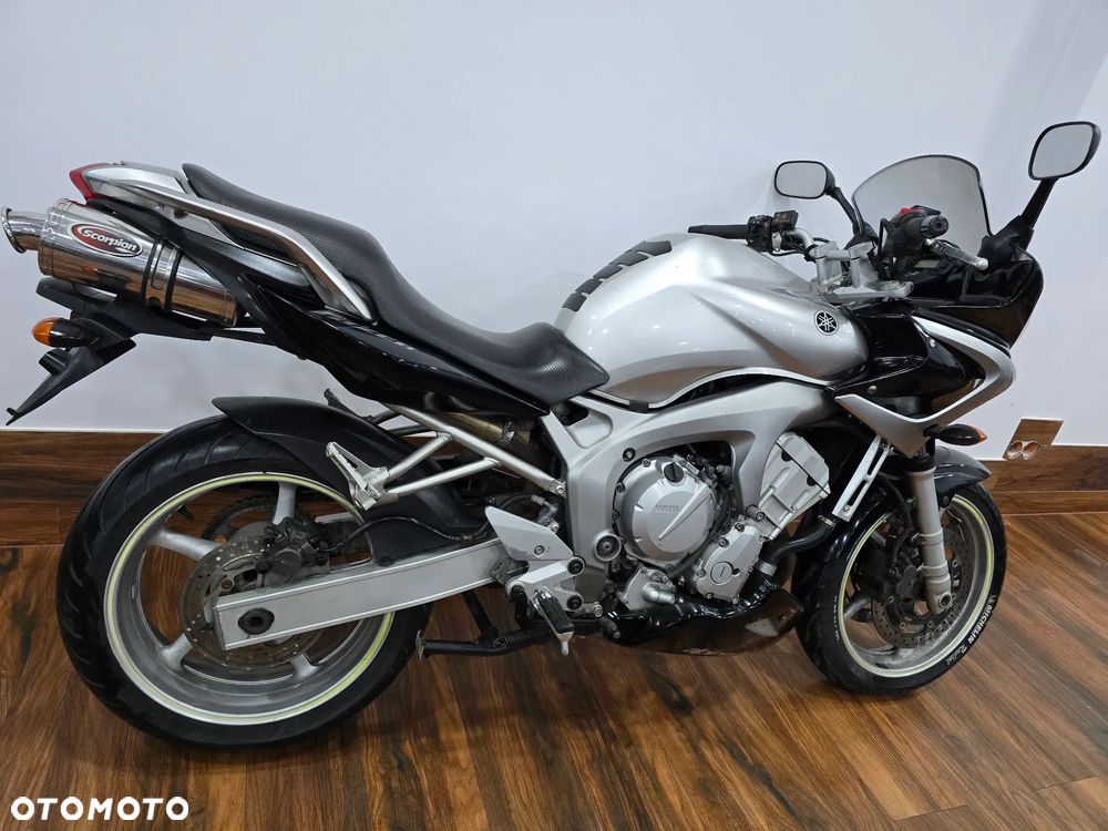 Yamaha FZ - 10