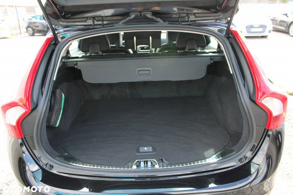 Volvo V60 Cross Country D4 Drive-E Momentum - 17