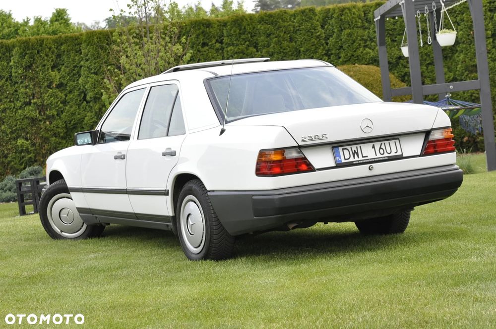Mercedes-Benz W124 (1984-1993) - 17