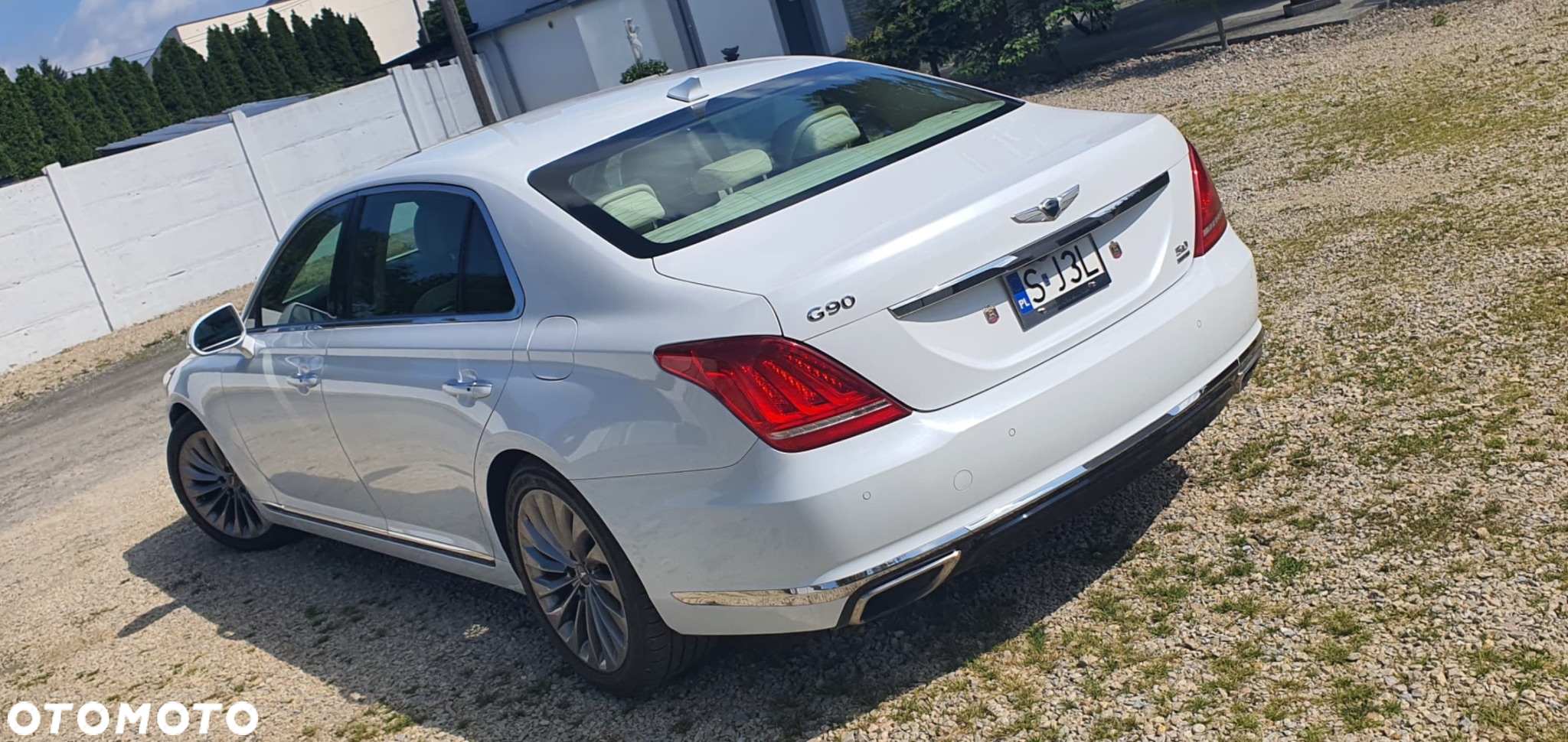 Hyundai Genesis - 8