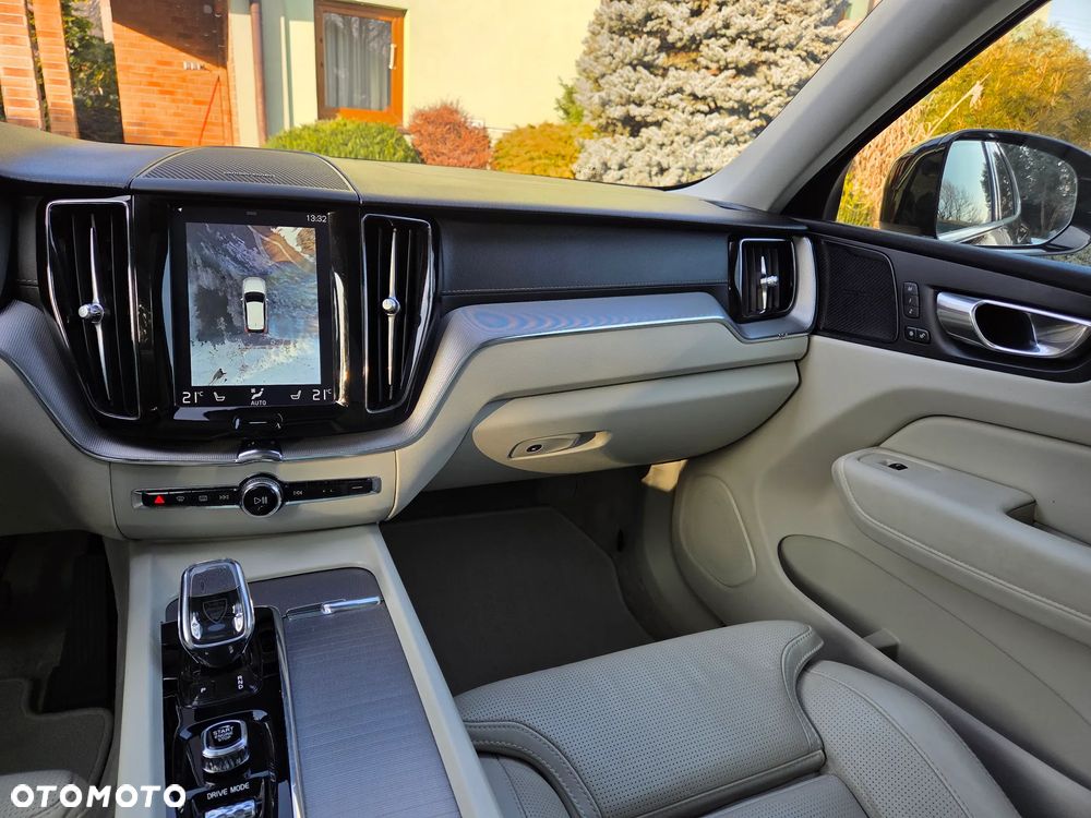 Volvo XC 60 D5 AWD Geartronic Inscription - 31