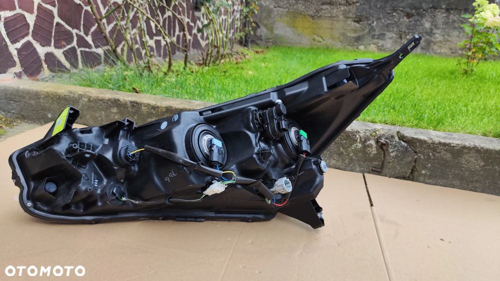 Nissan Micra K14 17- Lampa Prawa Zwykła z LED DRL  Czarny Środek Oryginał Europa - 6