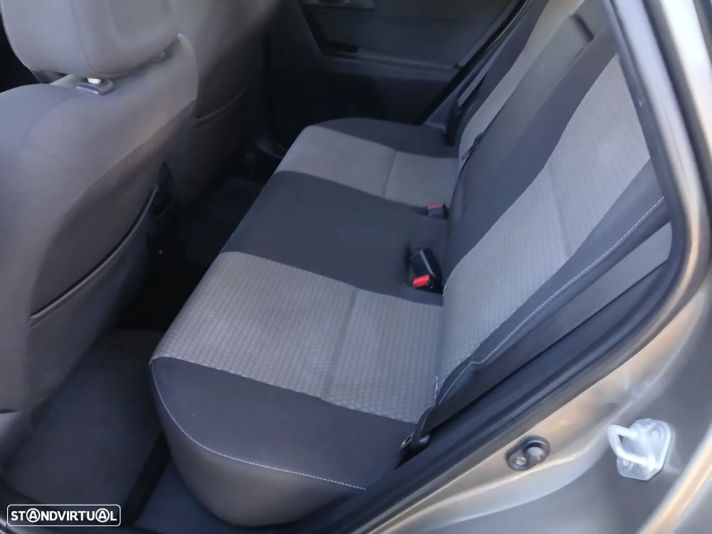 Toyota Auris Touring Sports 1.4 D-4D C.+P.Sport+Navi - 16