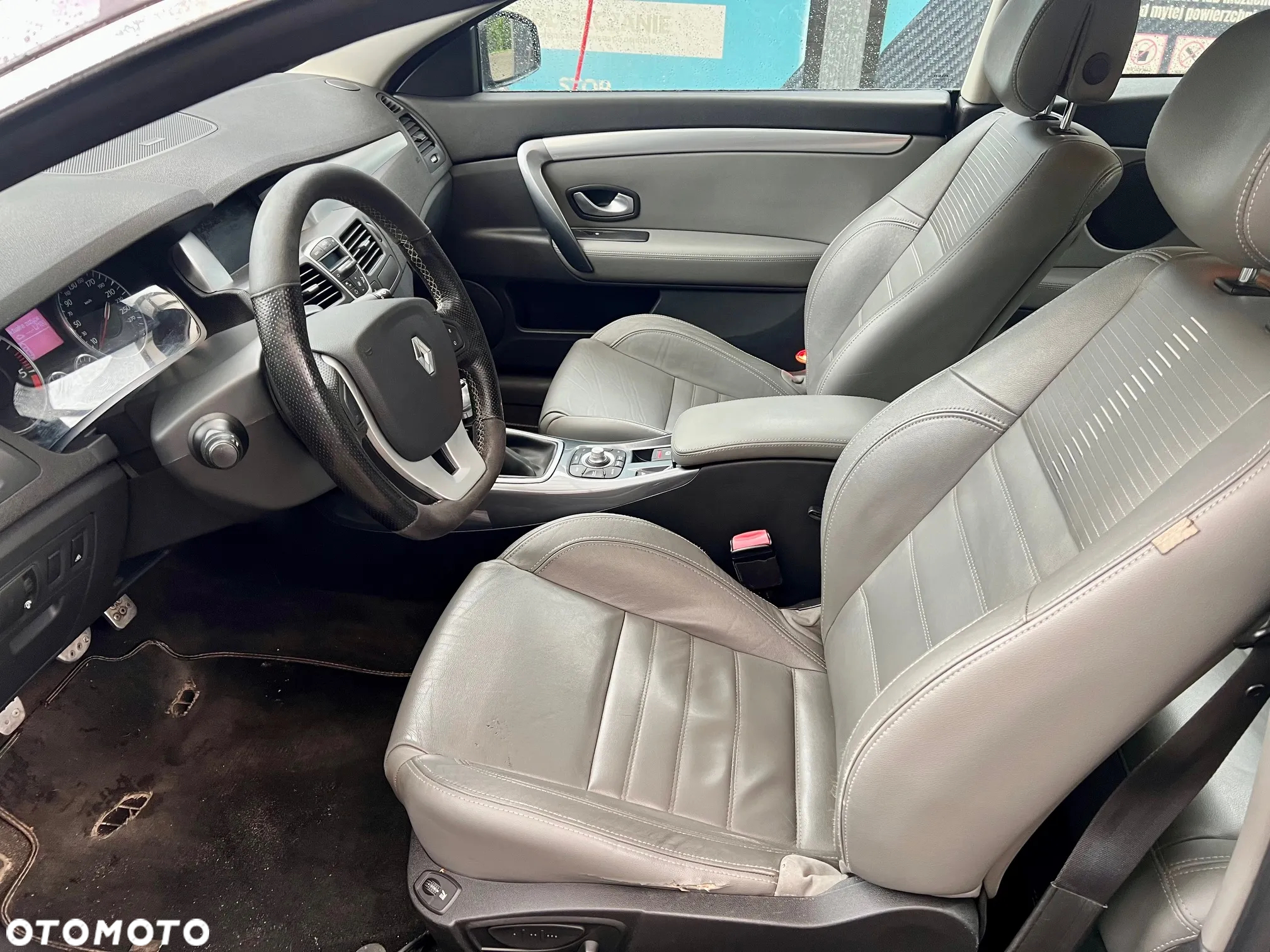 Renault Laguna Coupe dCi 180 FAP GT - 10