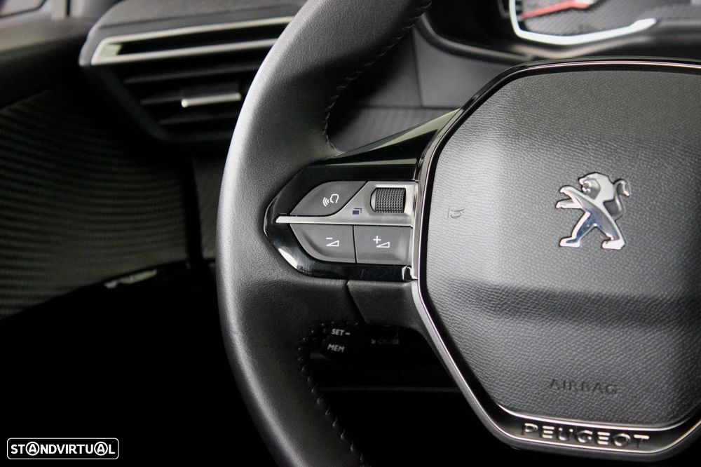 Peugeot 208 - 18