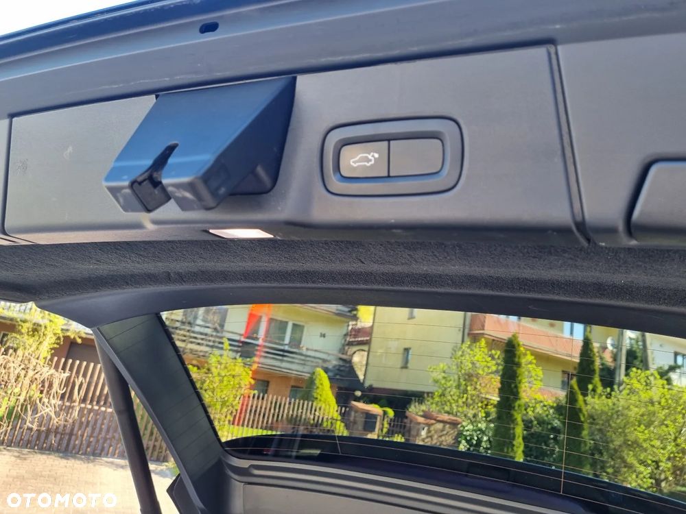 Volvo V90 Cross Country D4 AWD Geartronic Pro - 17