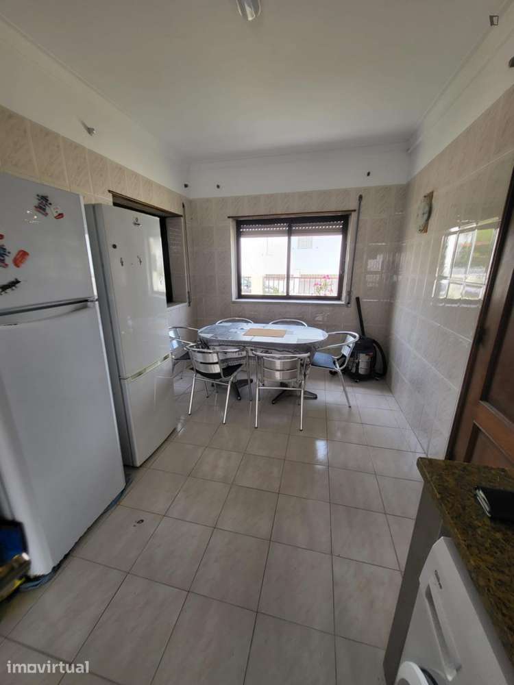 Quarto - localizado em Setubal - Grande imagem: 4/9