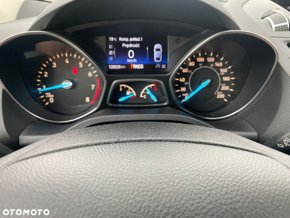 Ford Kuga - 10