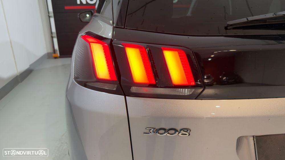 Peugeot 3008 PureTech 130 Stop & Start GPF Crossway - 12