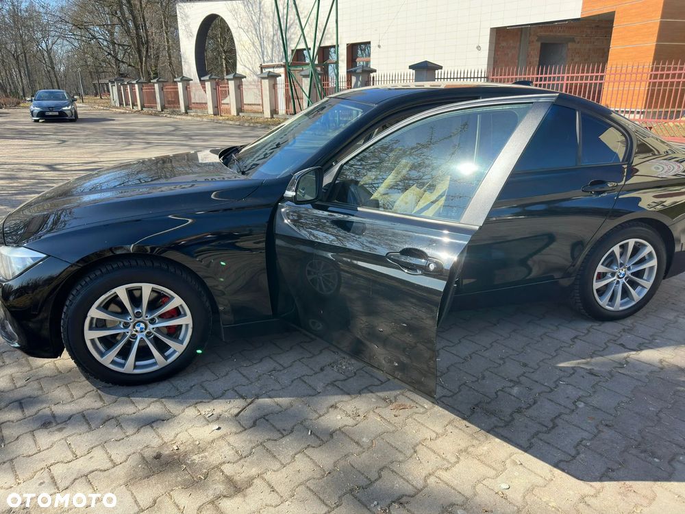 BMW Seria 3 320i - 6