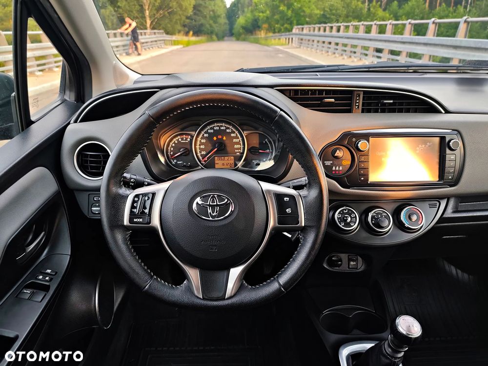 Toyota Yaris 1.33 Premium - 19