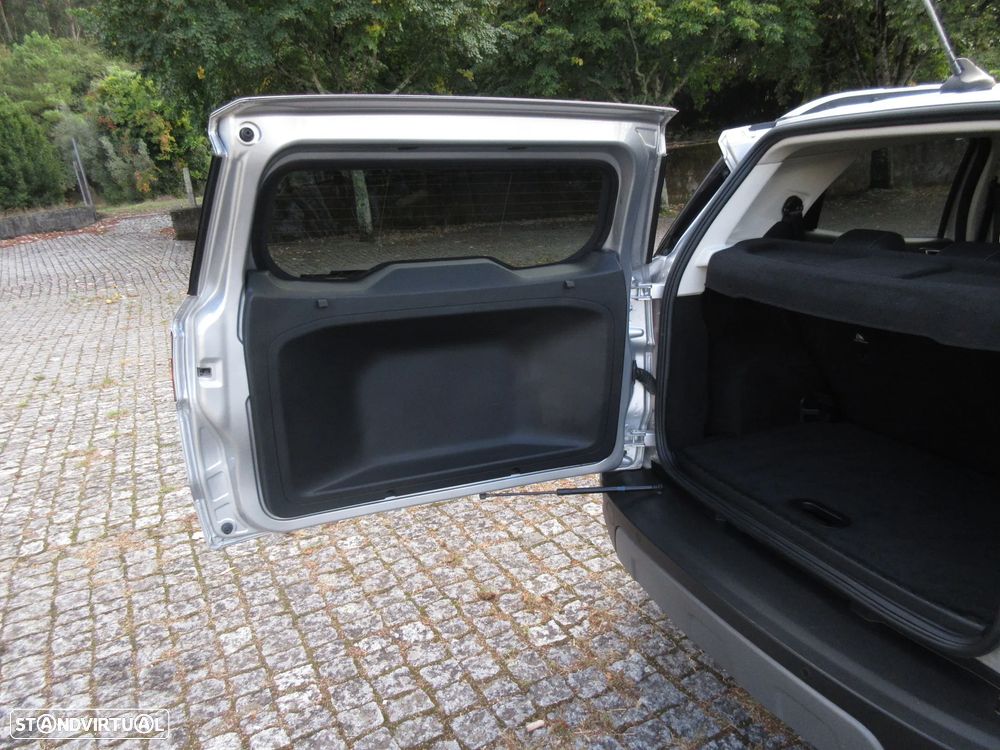 Ford EcoSport - 30