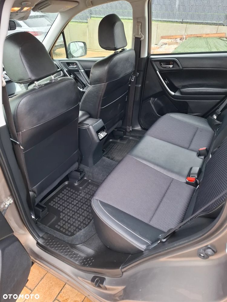 Subaru Forester 2.0 i Platinum (EyeSight) Lineartronic - 10