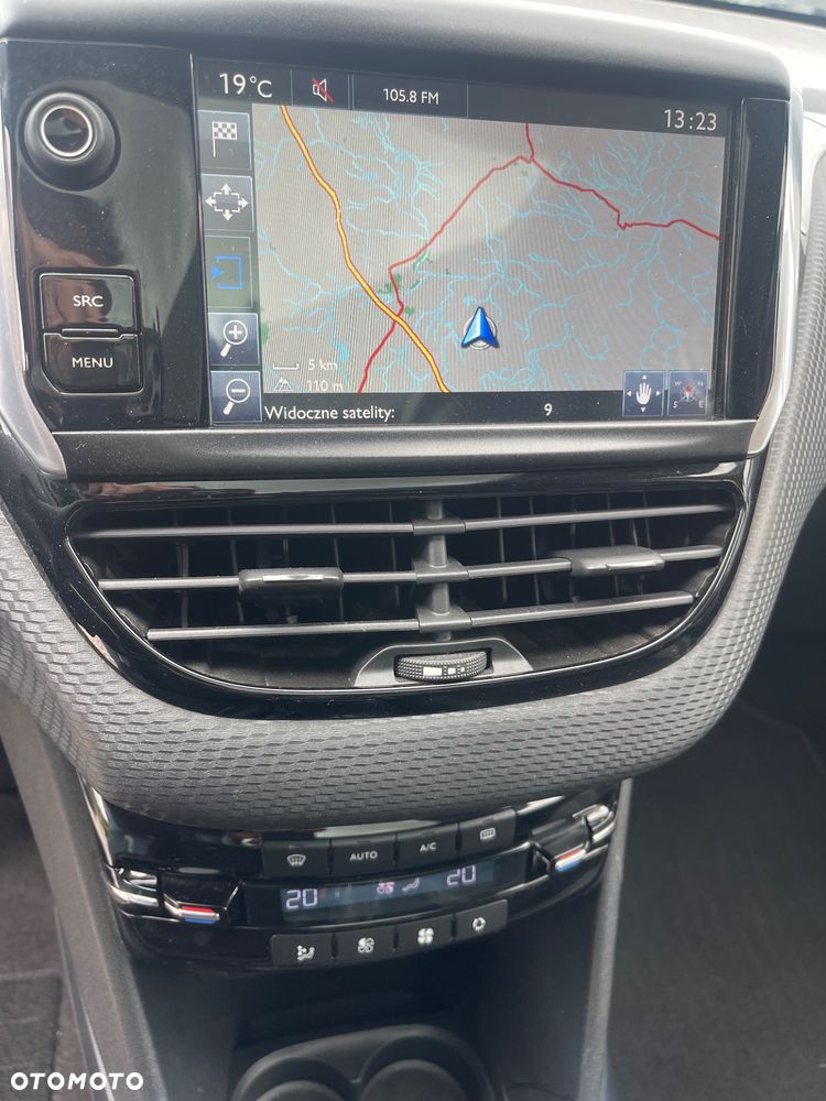 Peugeot 2008 1.2 VTi Allure - 24