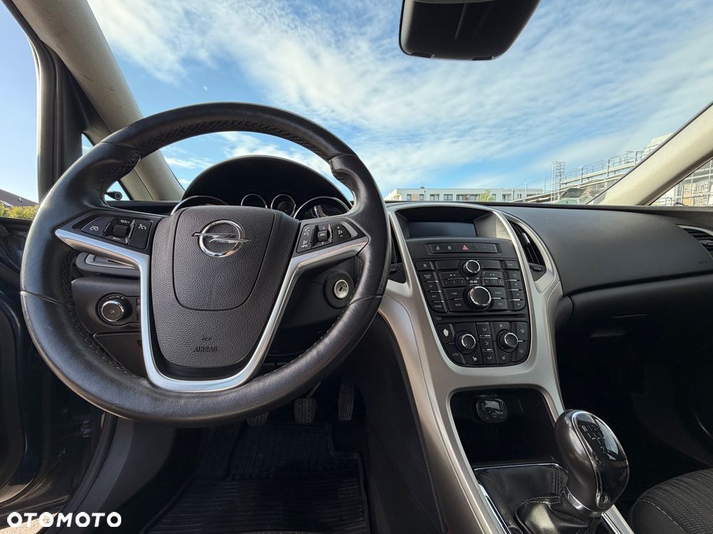 Opel Astra 1.4 Turbo - 11