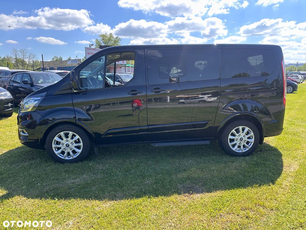 Ford Tourneo Custom - 36
