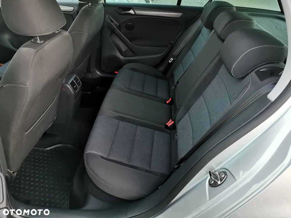 Volkswagen Golf - 17