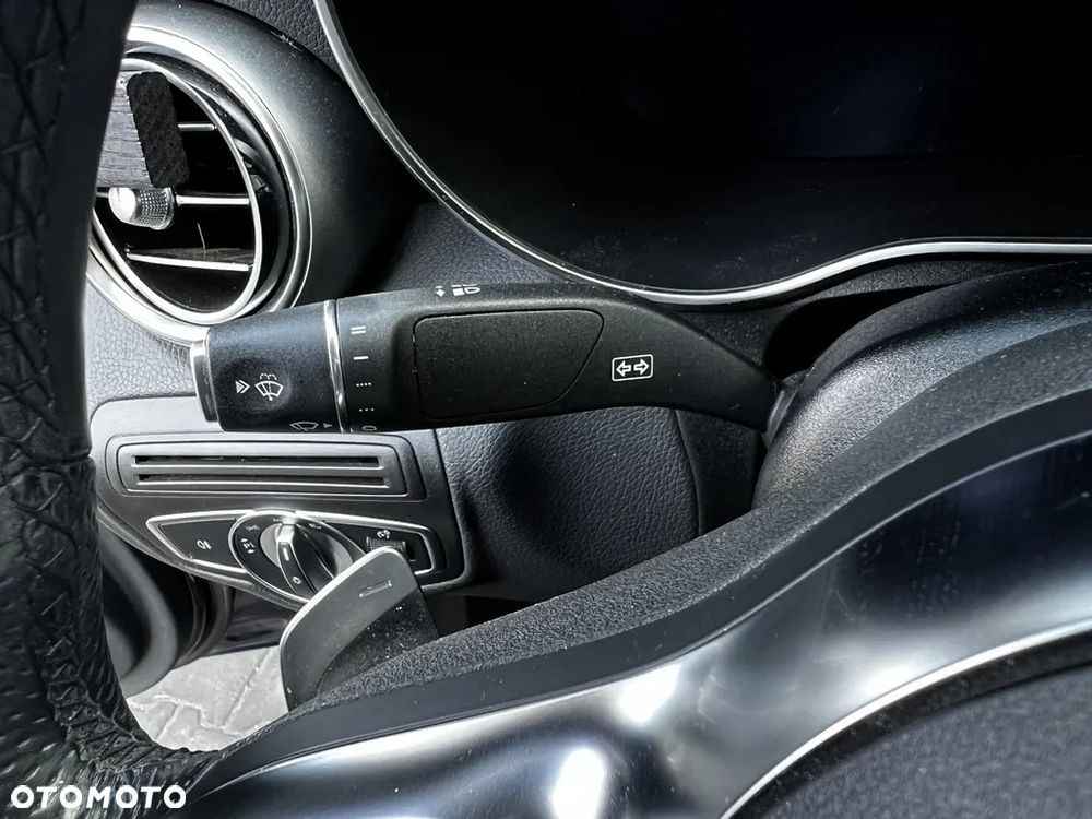 Mercedes-Benz GLC 300 de 4-Matic Business Edition - 37