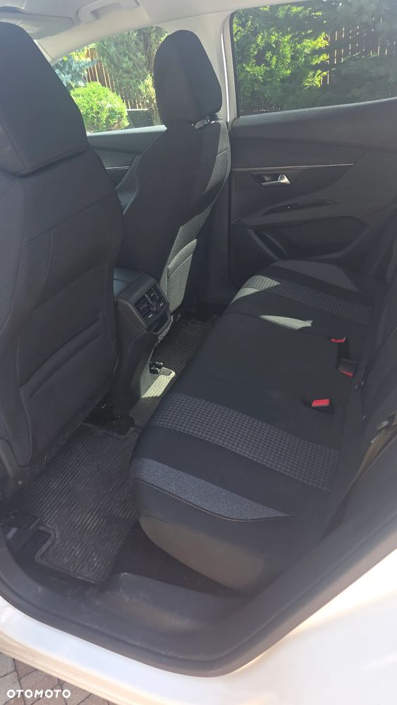 Peugeot 3008 1.2 PureTech Allure S&S - 27