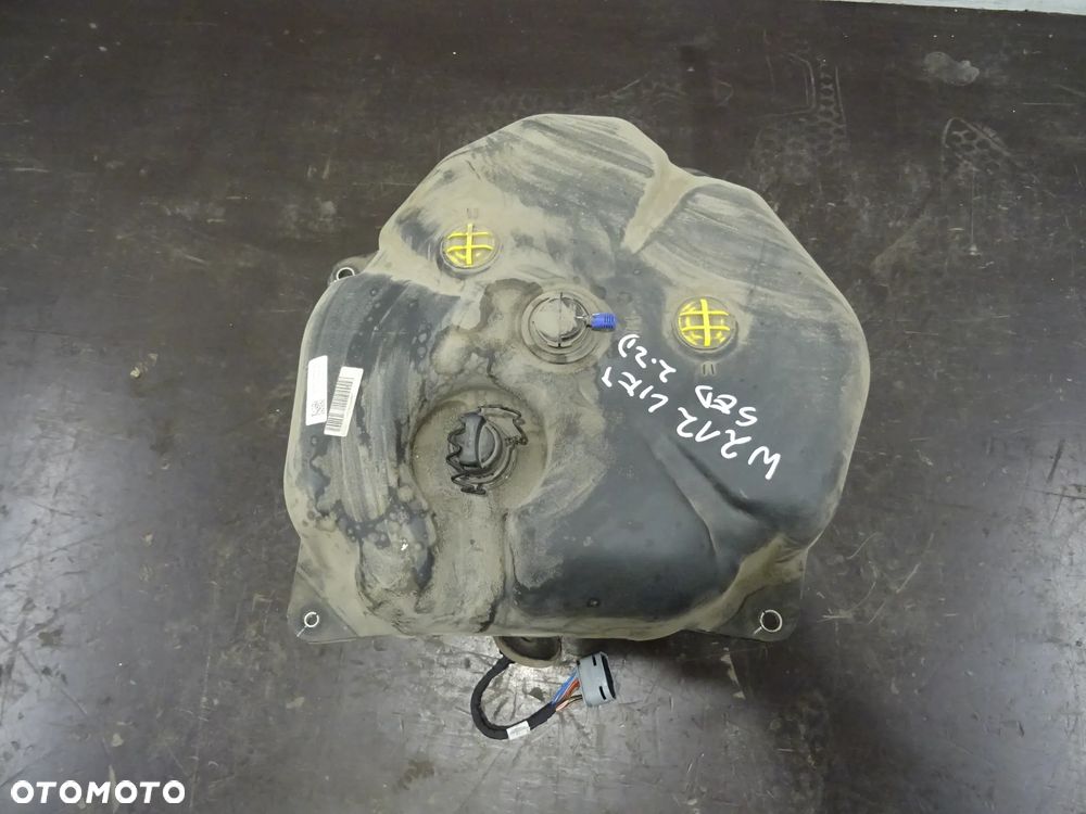 MERCEDES W212 LIFT 09-16 2.2CDI SEDAN ZBIORNIK POMPKA ADBLUE A2124700200 - 1