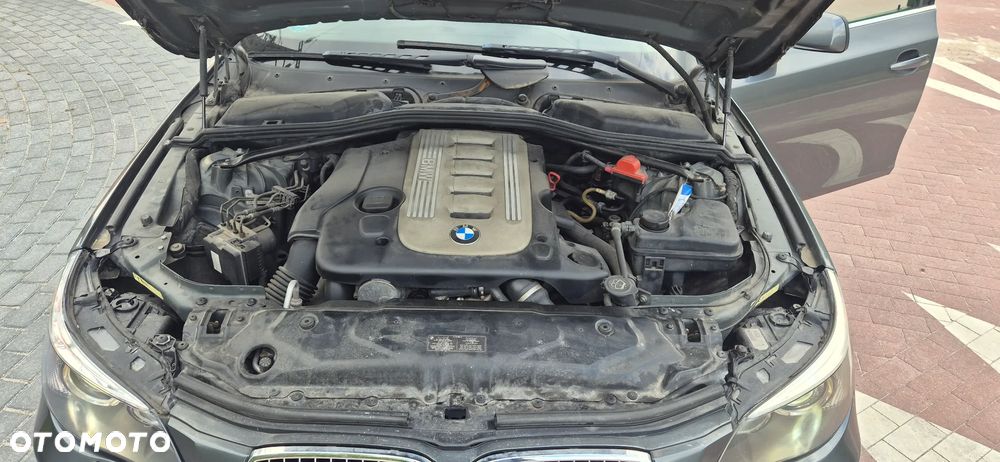 BMW Seria 5 525d - 12