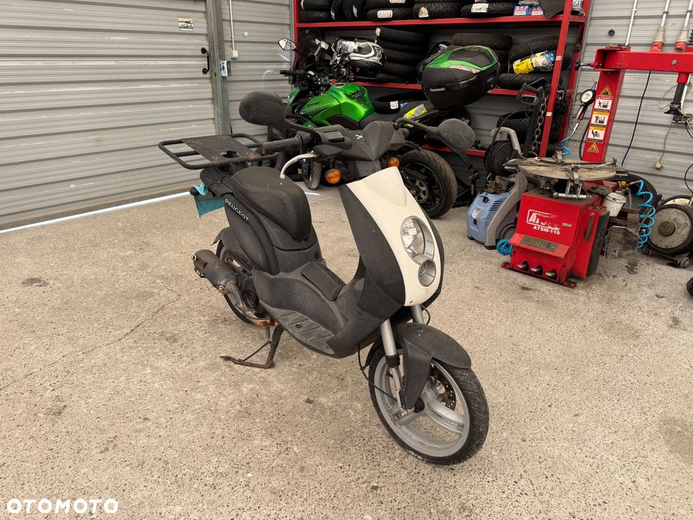 Piaggio X10 - 1