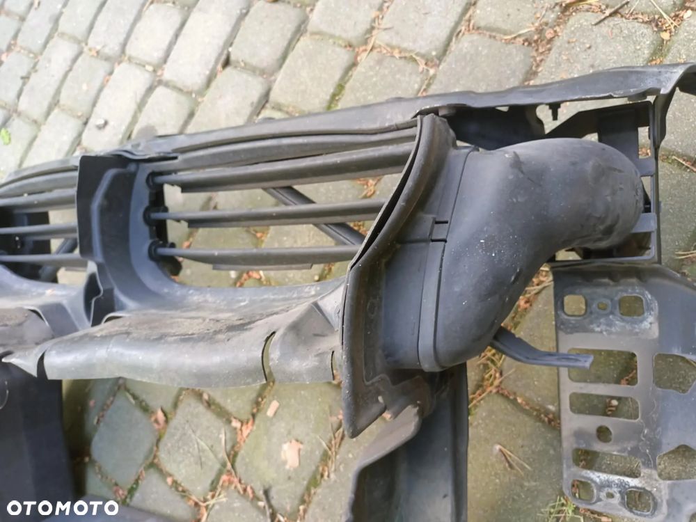 Żaluzja roleta wlot pas wspornik BMW E60 E61 przed lift beznyna 7050537 - 3