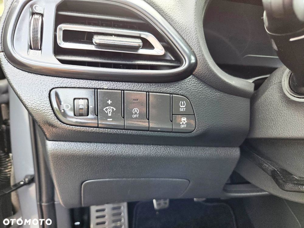 Hyundai i30 1.5 T-GDI 48V-Hybrid N Line - 17